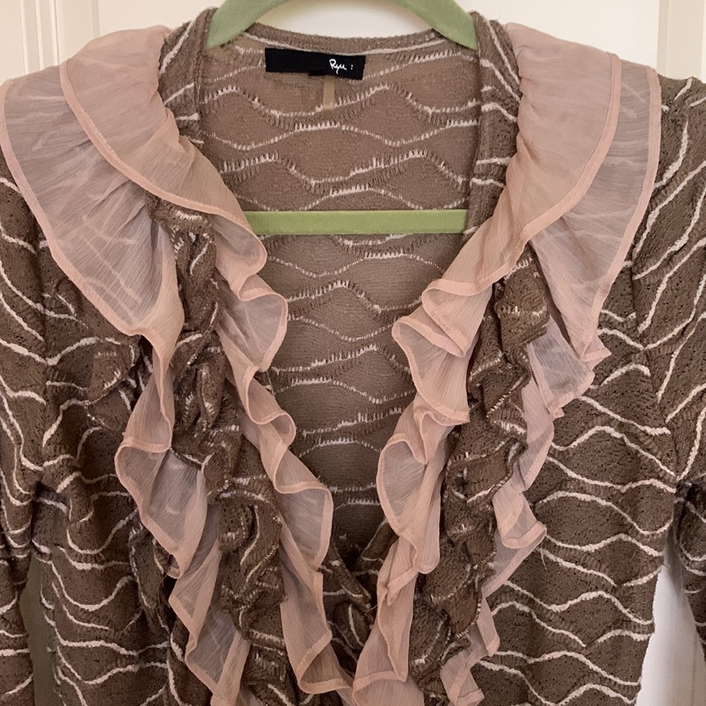 Ryu  cardigan. - Picture 4 of 6